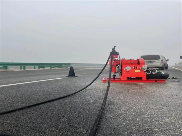 普兰店马路路基路面开裂下沉注浆加固灌浆