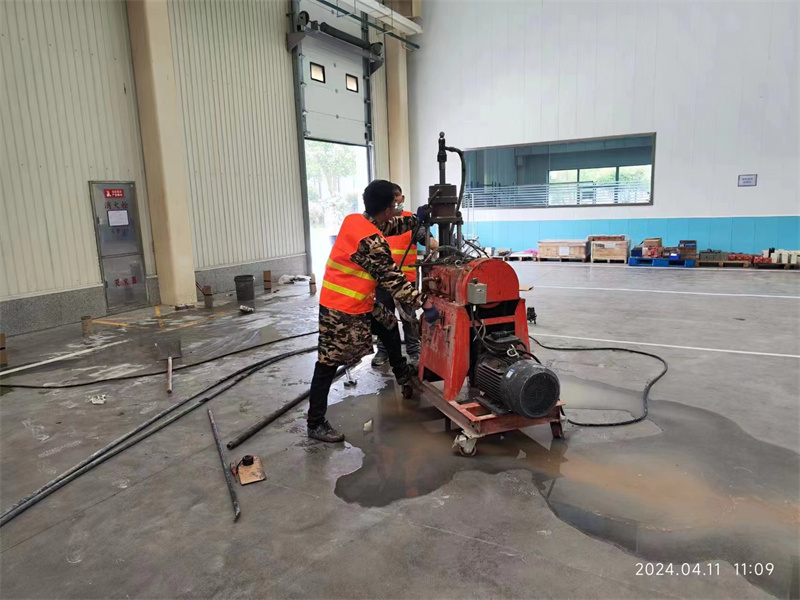 普兰店厂房地面下沉塌陷注浆加固施工